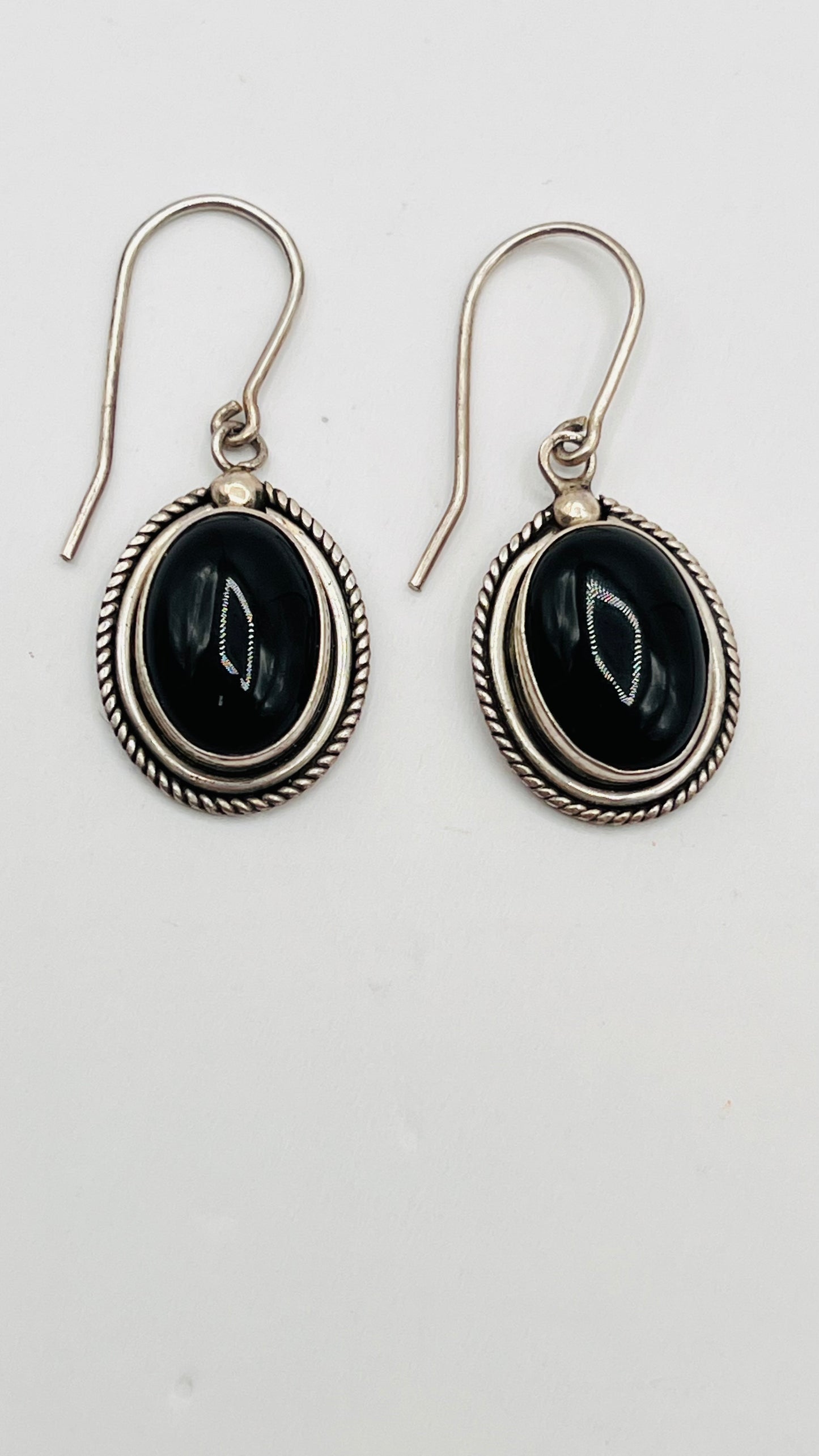 925 Sterling Silver Dangle Hook Stunning Earrings Oval Cabochon Black Onyx Twist Wire 3