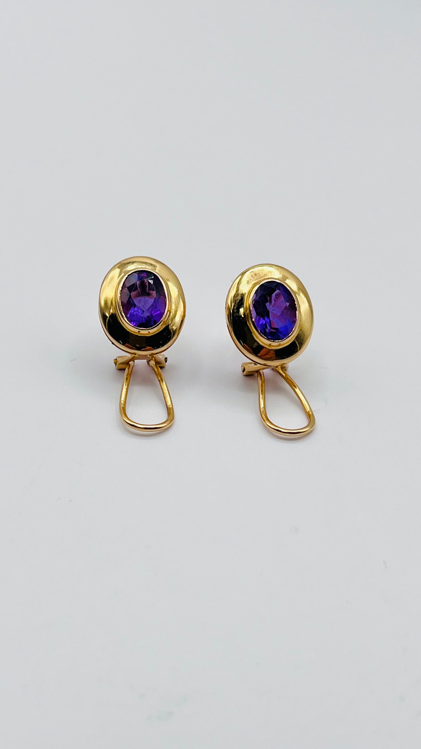 Vintage 18K Solid Yellow Gold Oval Stud Earrings Omega Back Amethyst Stone RARE 3