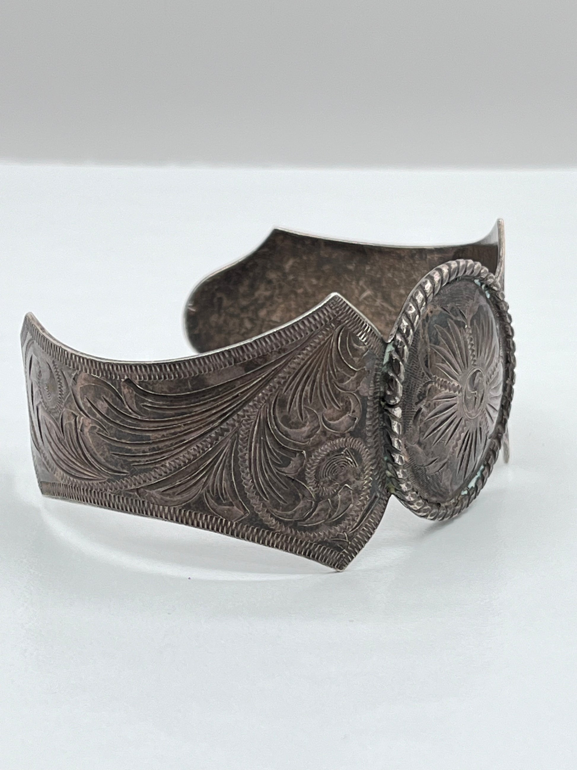 Vintage Mexico Designer 925 Sterling Silver Cuff Bracelet Engraved Floral Design Chunky RARE 3