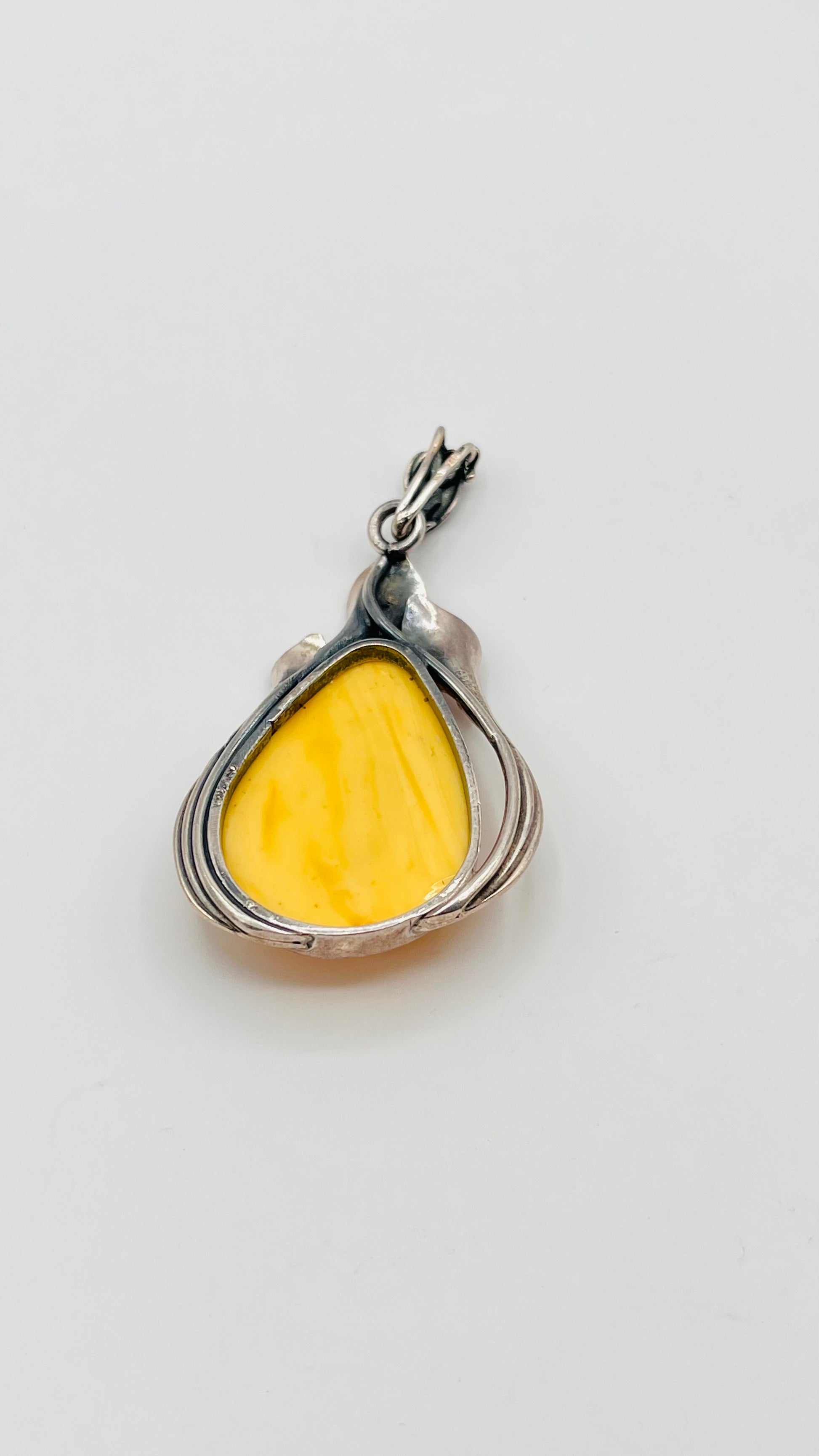 SZ Vintage 925 Sterling Silver Teardrop Baltic Yellow Yoke Amber Lily Frame Pendant 6