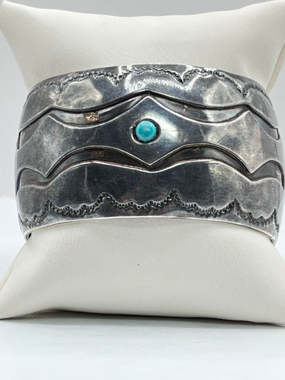 925 Sterling Silver Vintage Wide Native American Navajo Style Cuff Bracelet Turquoise Stone 