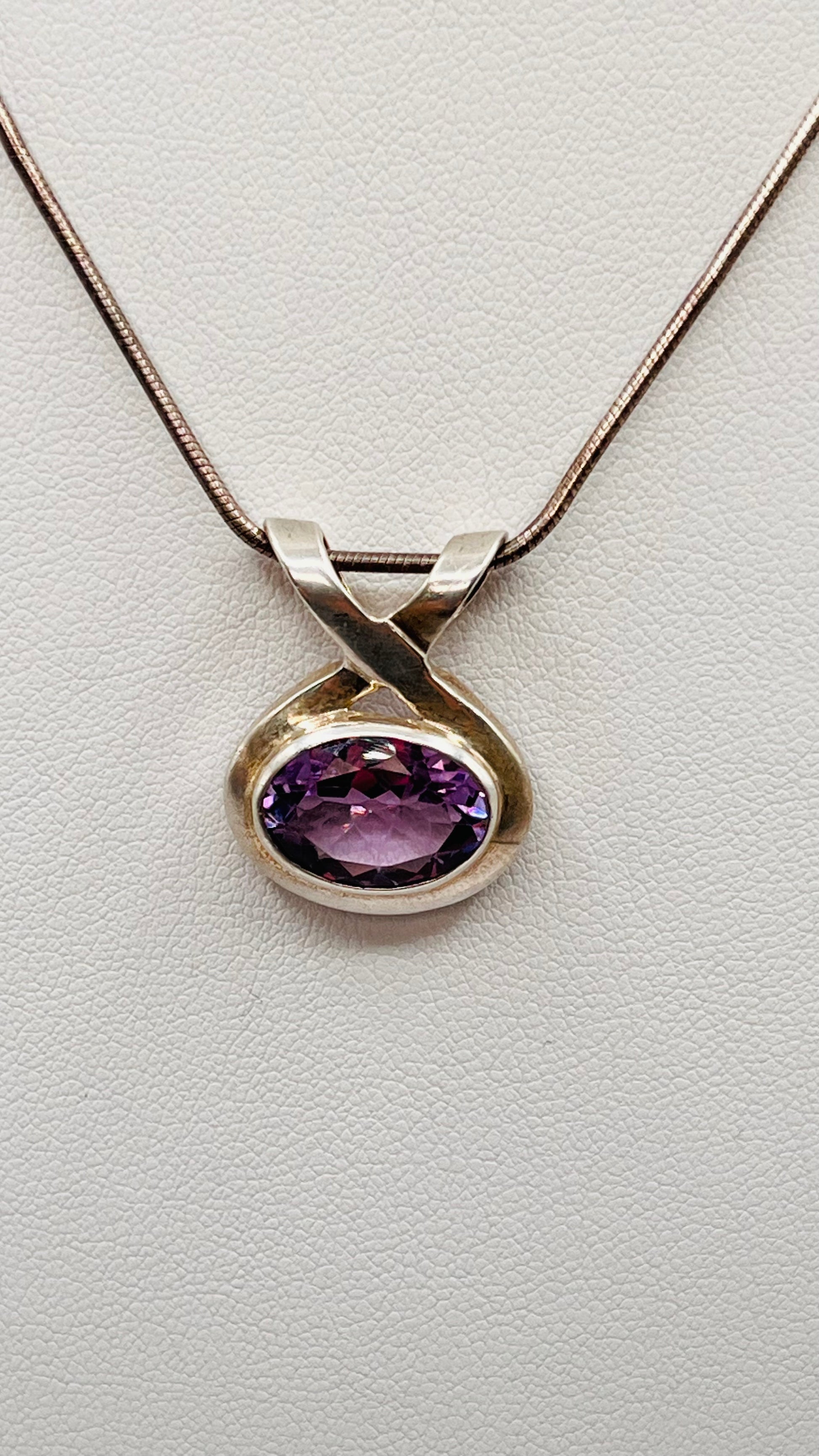 Elegant 925 Sterling Silver Purple Oval Cut Brilliant Amethyst Stone Pendant 2